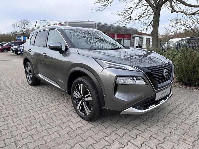 Gebraucht Nissan X-Trail Tekna 213 PS (156 kW) 2022 Grau / gun (metallic) SUV