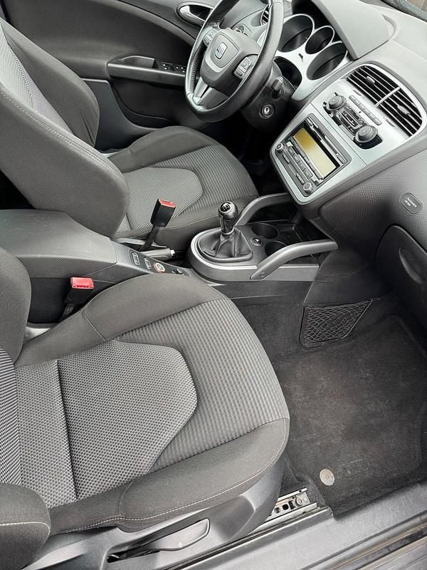 Second-hand Seat Altea 160 CP (117 kW) 2011 Negru SUV