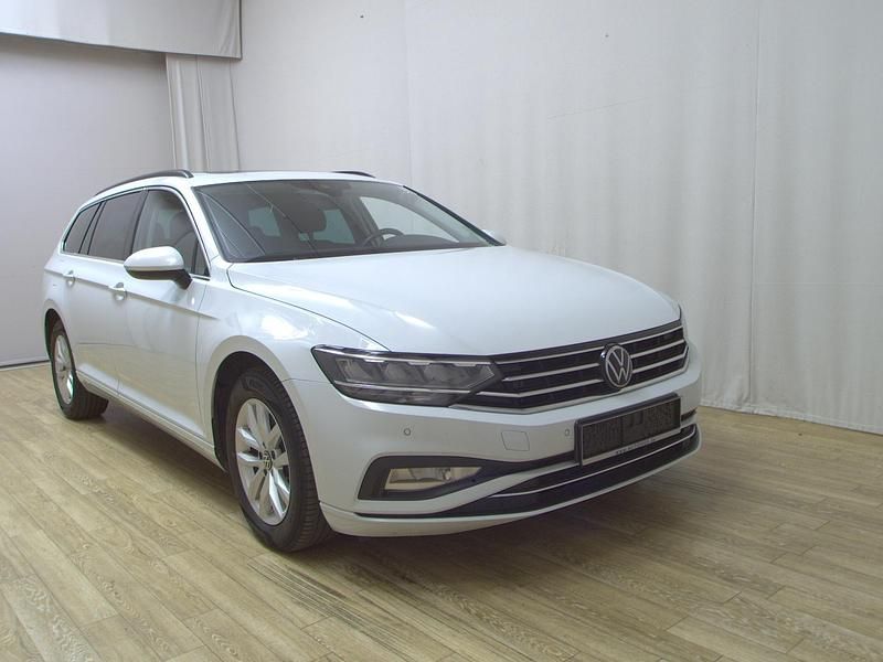 Gebraucht VW Passat Business 150 PS (110 kW) 2022 Weiss Kombi