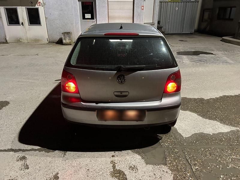 Gebraucht VW Polo Basis 64 PS (47 kW) 2003 Grau Limousine