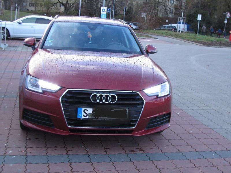 Gebraucht Audi A4 150 PS (110 kW) 2019 Andere farben Kombi