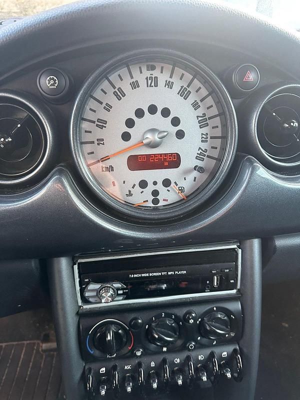 Usado Mini ONE 2004 Preto Citadino