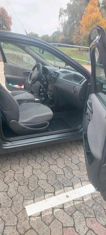 Grau Gebraucht 2003 Fiat Punto Kleinwagen | 850 € (Guter Preis) - Bild 1/4