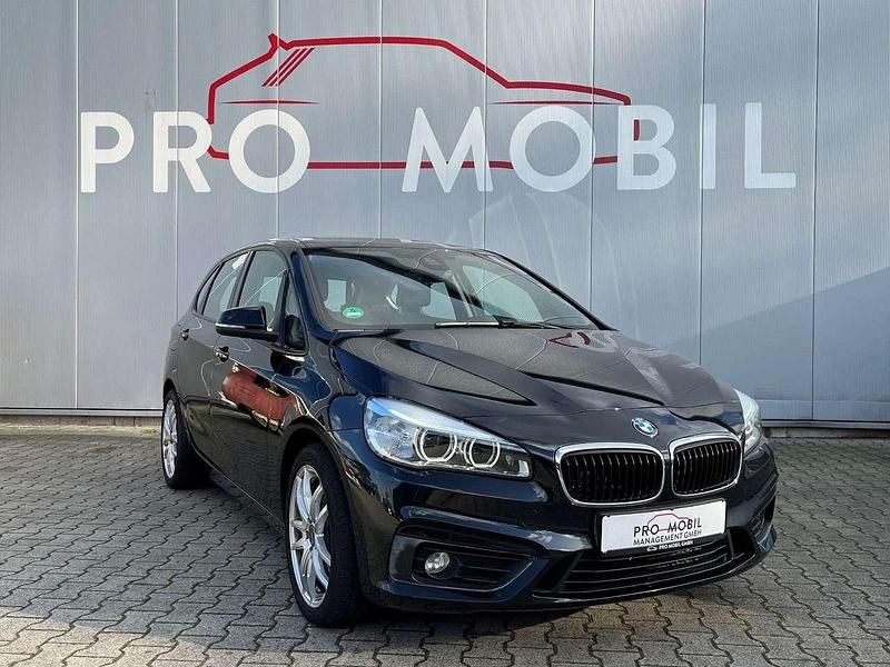 Black sapphire metallic Gebraucht 2016 BMW 220 Advantage Van / Kleinbus | 16.400 € (Etwas zu teuer) - Bild 1/4