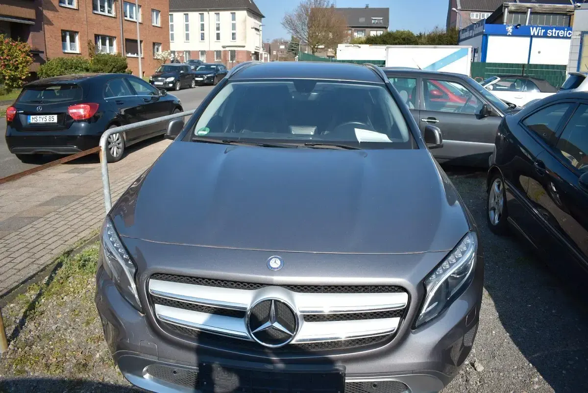 Gebraucht Mercedes GLA200 156 PS (114 kW) 2015 Grau SUV