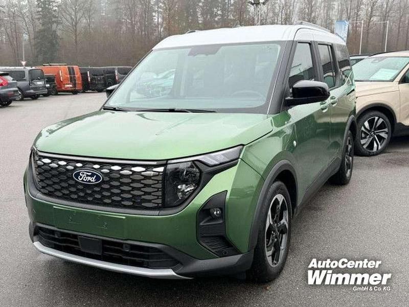 Neu Ford Tourneo Active 100 kW (136 PS) 2025 Bursting green metallic Kombi