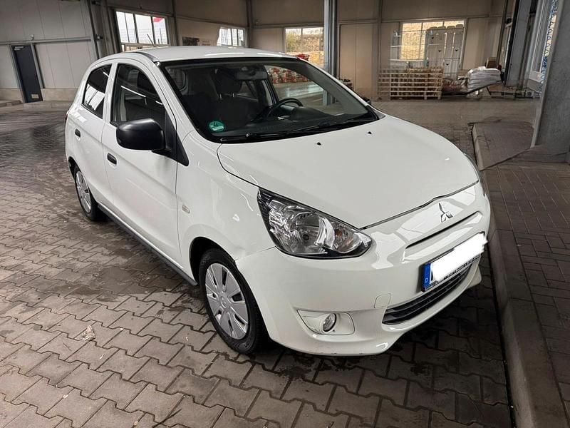 Gebraucht Mitsubishi Space Star 70 PS (51 kW) 2015 Weiß Kleinwagen