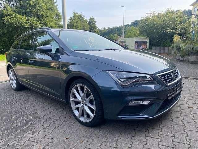 Grau Gebraucht 2020 Seat Leon FR Kombi | 19.599 € (Guter Preis) - Bild 1/4