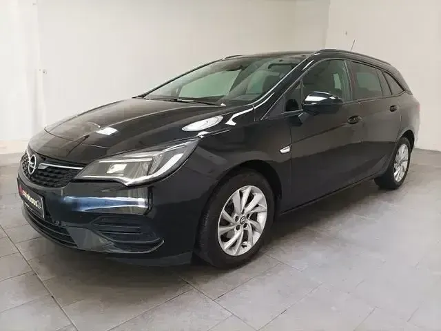Gebraucht Opel Astra 110 PS (80 kW) 2022 Schwarz Limousine