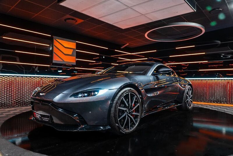 Grau Gebraucht 2019 Aston Martin V8 Vantage Coupé | 129.900 € - Bild 1/4