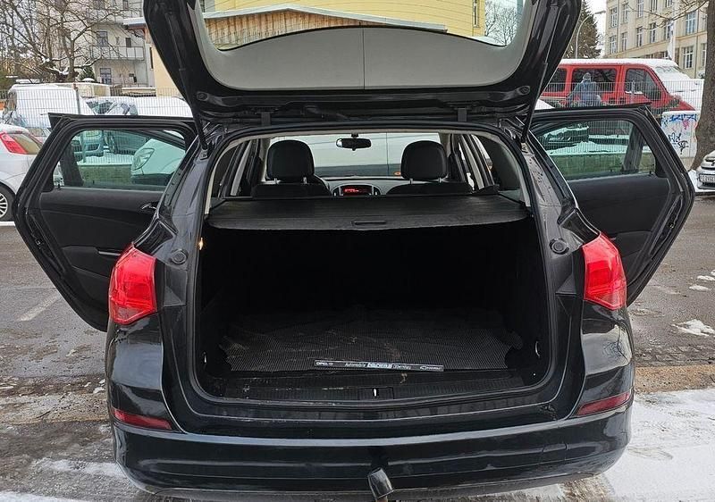 Gebraucht Opel Astra Selection 116 PS (85 kW) 2011 Schwarz Kombi