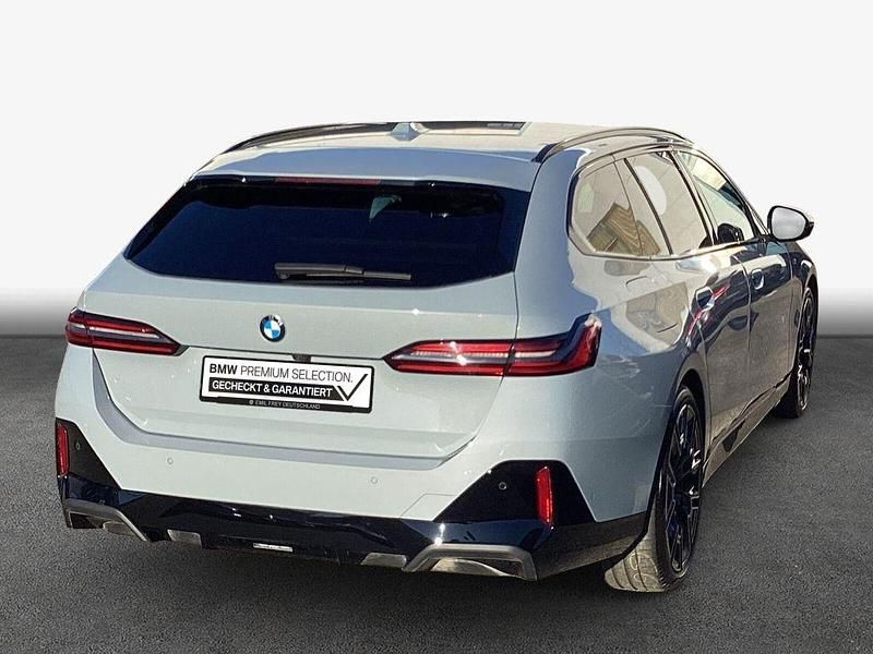 Gebraucht BMW 540 Performance 286 PS (210 kW) 2025 M brooklyn grau metallic Kombi