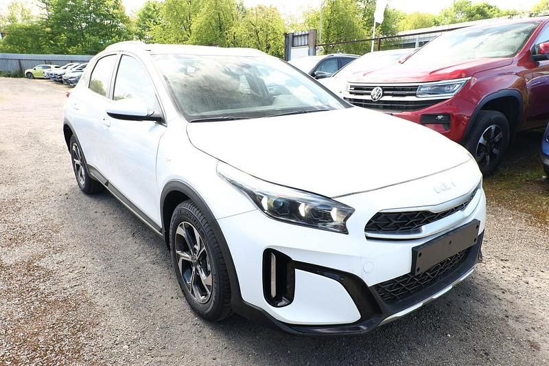 Neu Kia XCeed 116 PS (85 kW) 2026 Weiß metallic SUV