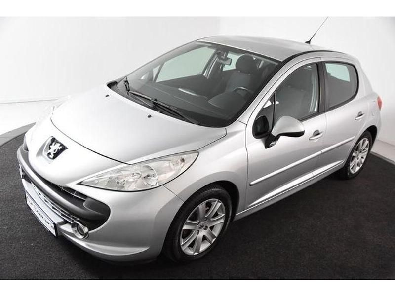 Gebraucht Peugeot 207 120 PS (88 kW) 2018 Silber Kleinwagen