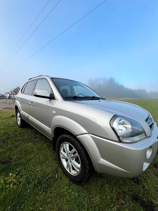 Silber Gebraucht 2010 Hyundai Tucson SUV | 2.500 € (Superpreis) - Bild 1/4