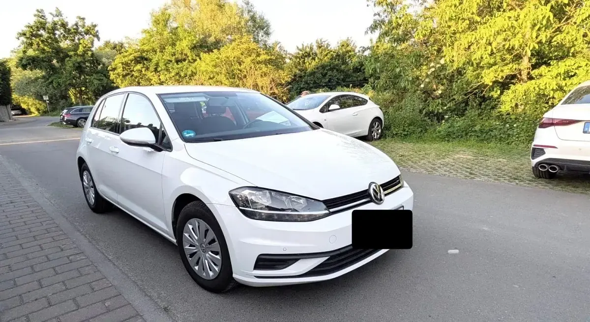 Second-hand VW Golf VII Comfortline 110 CP (80 kW) 2019 Alb Berlinǎ