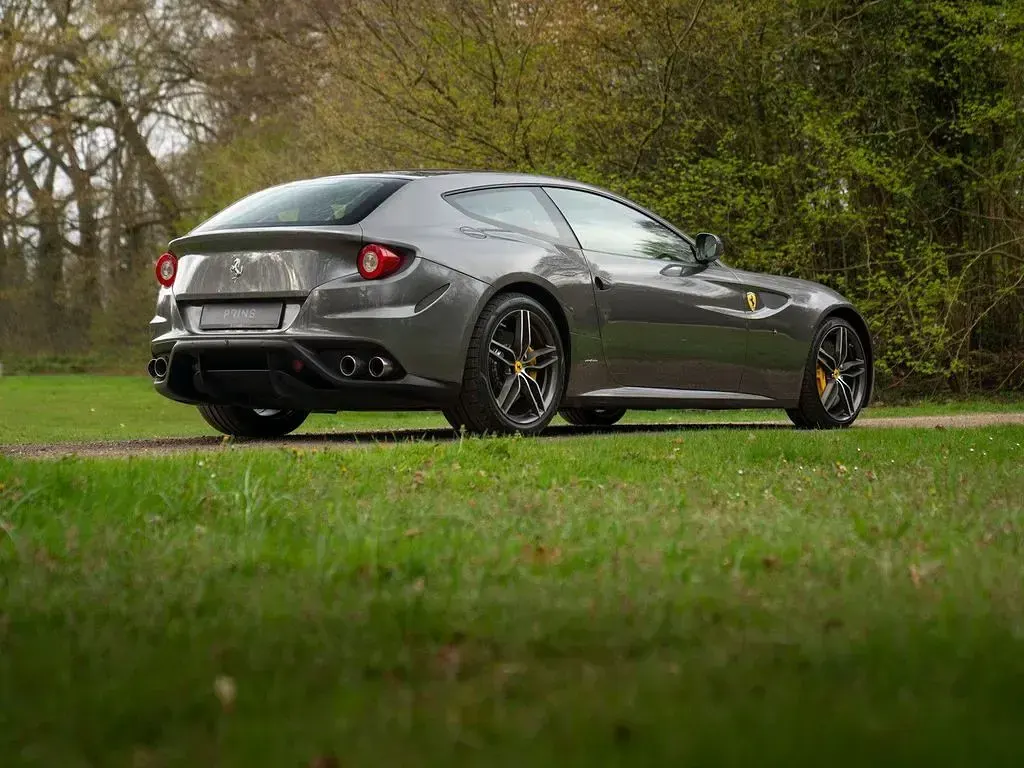Usata Ferrari FF 661 CV (486 kW) 2013 Grigio Station wagon