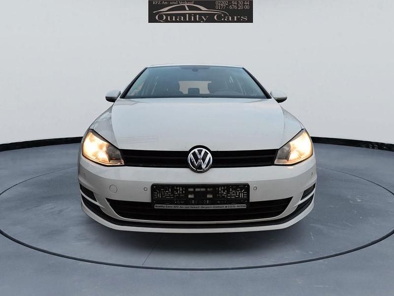 Gebraucht VW Golf VII Comfortline 122 PS (89 kW) 2014 Weiß Limousine
