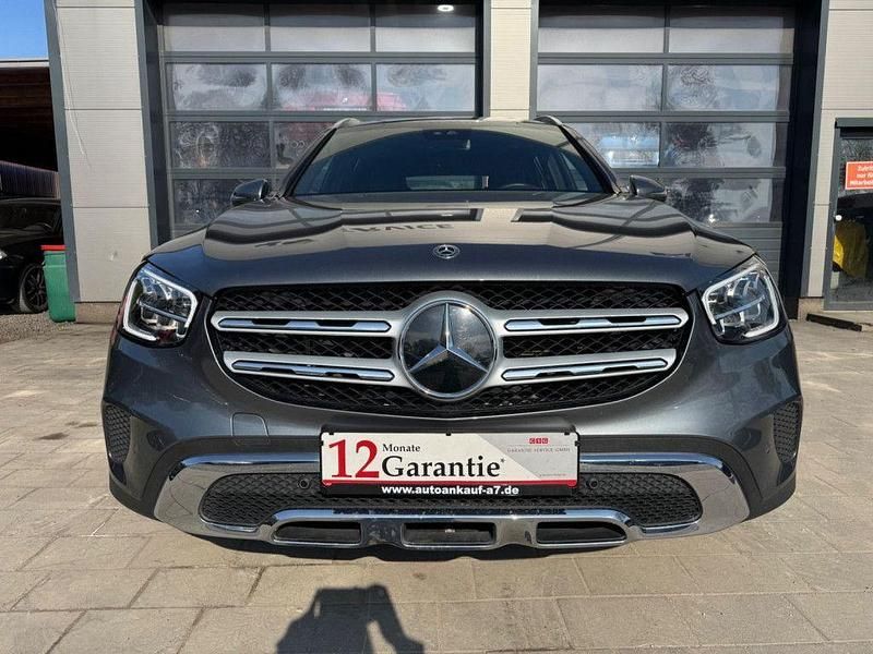 Grau Gebraucht 2019 Mercedes GLC200 SUV | 33.999 € (Guter Preis) - Bild 1/4