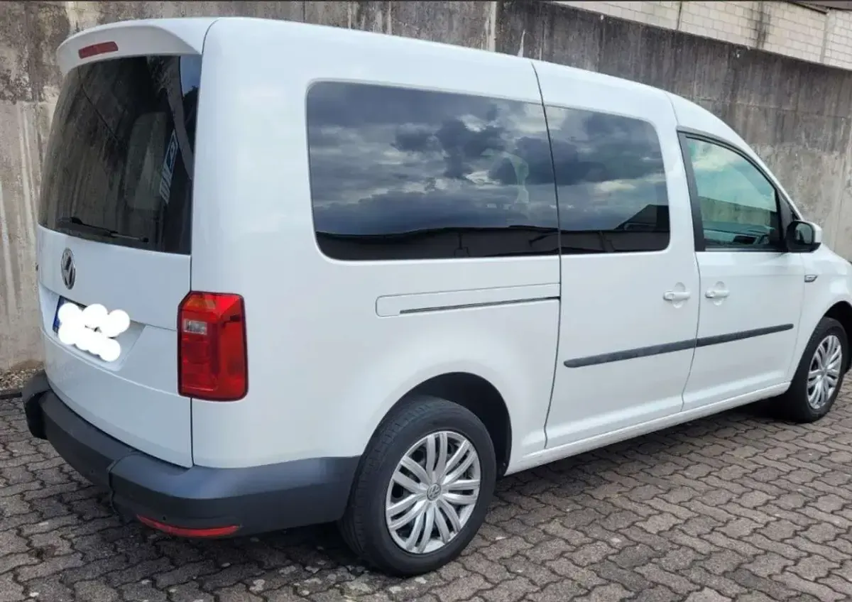 Second-hand VW Caddy Maxi 102 CP (75 kW) 2019 Alb Monovolum