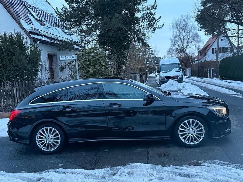 Gebraucht Mercedes CLA200 Shooting Brake AMG line 156 PS (114 kW) 2015 Schwarz Kombi