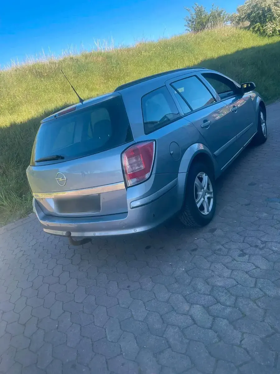 Gebraucht Opel Astra 116 PS (85 kW) 2009 Grün Kombi