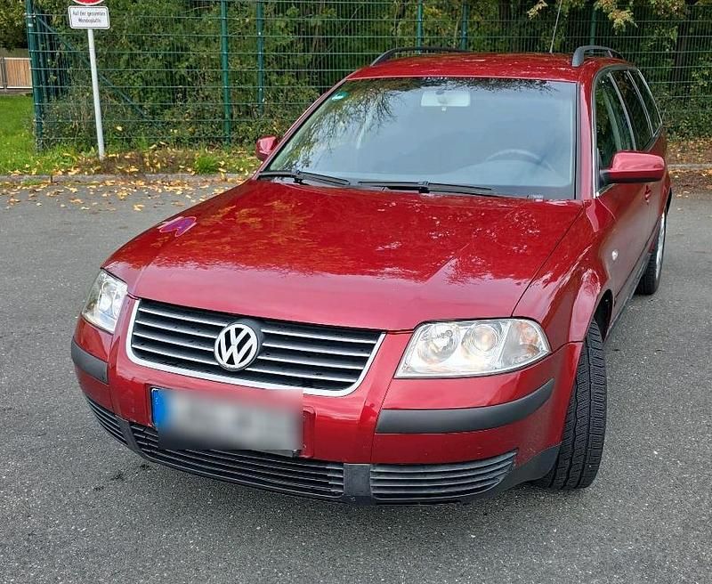 Rot Gebraucht 2003 VW Passat Kombi | 3.333 € - Bild 1/4