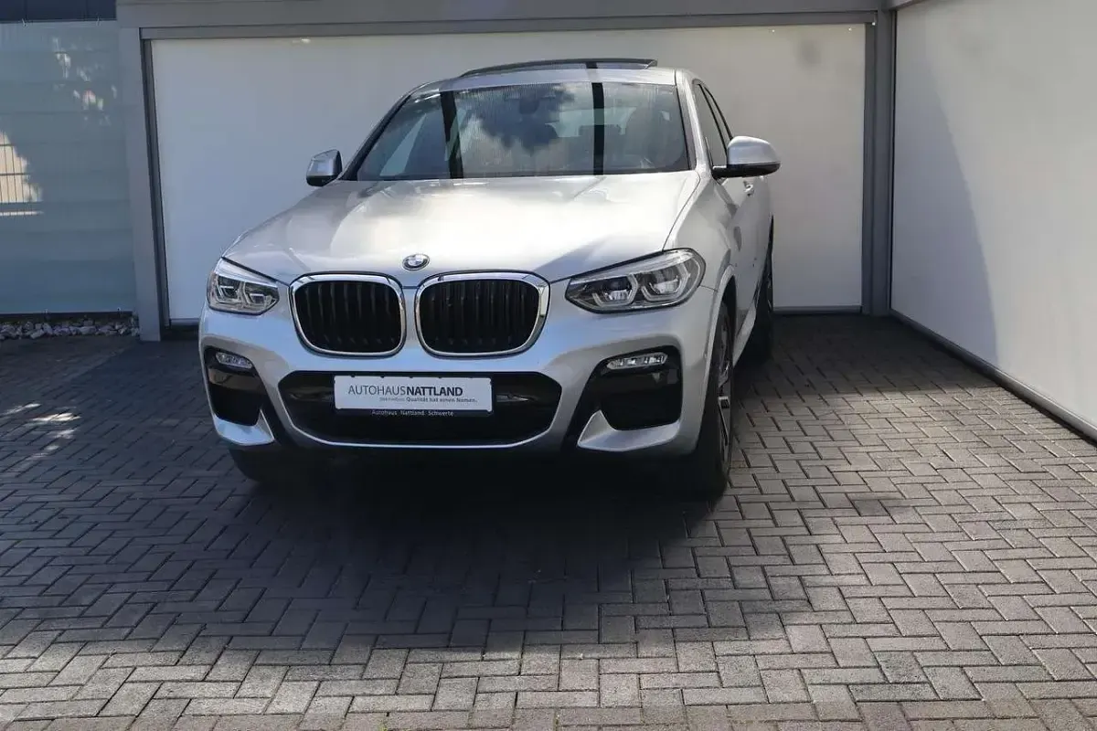 Gebraucht BMW X4 M Sport 265 PS (194 kW) 2019 Glaciersilber metallic SUV