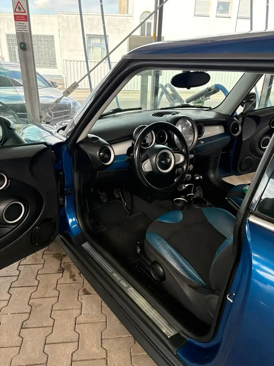 Używany Mini Cooper 95 KM (69 kW) 2008 Niebieski Hatchback