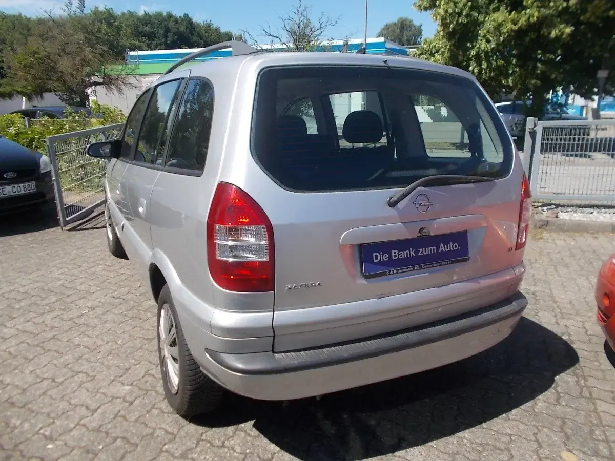 Gebraucht Opel Zafira 125 PS (91 kW) 2004 Silber Van / Kleinbus