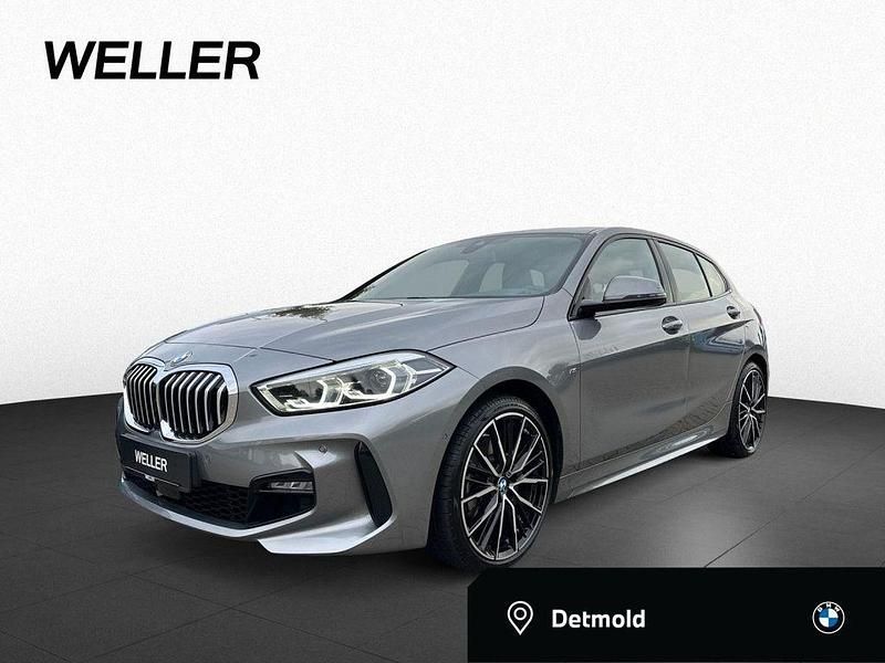 Skyscraper grau (grau) Gebraucht 2022 BMW 120 Comfort Edition Kleinwagen | 31.450 € (Teuer) - Bild 1/4