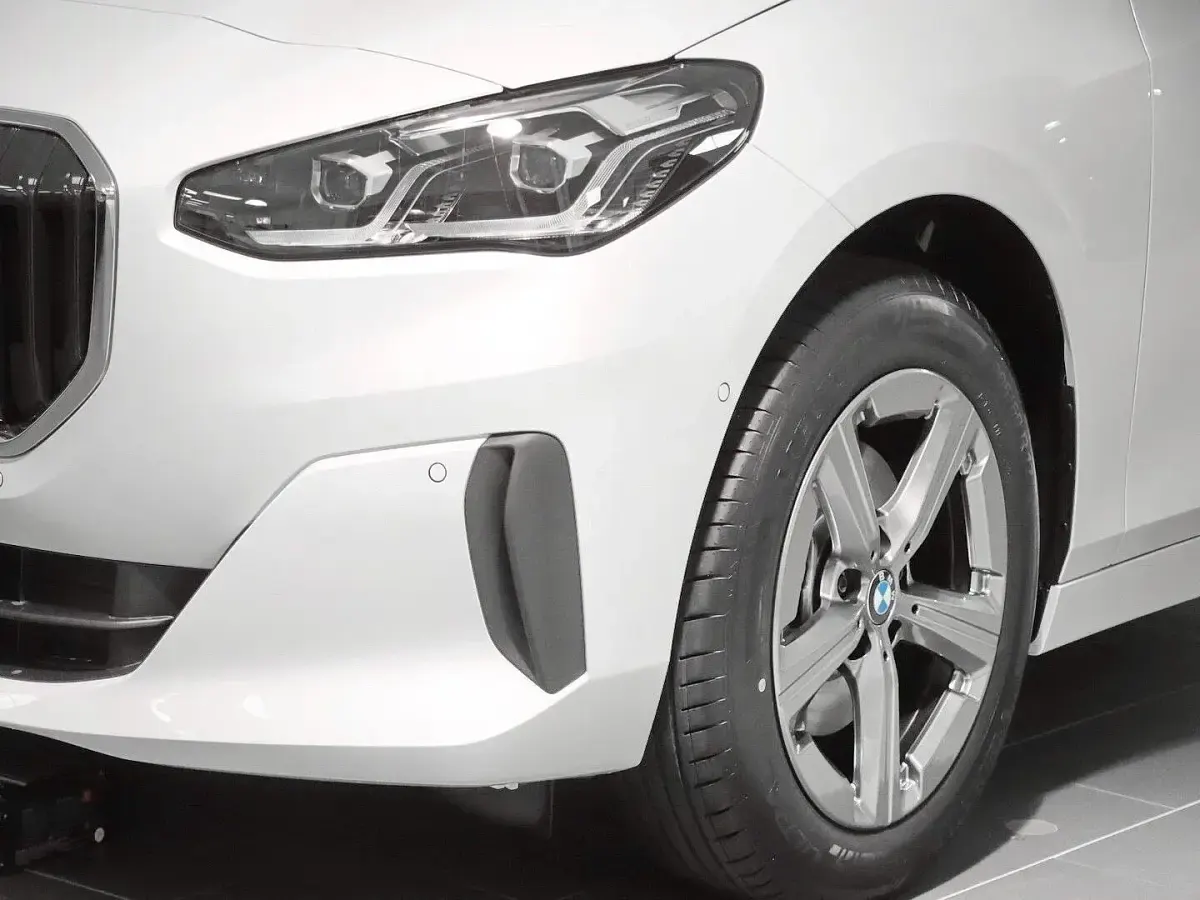 Neu BMW 216 Active Tourer Efficient Dynamics 122 PS (89 kW) 2026 Mineralweiss Van / Kleinbus
