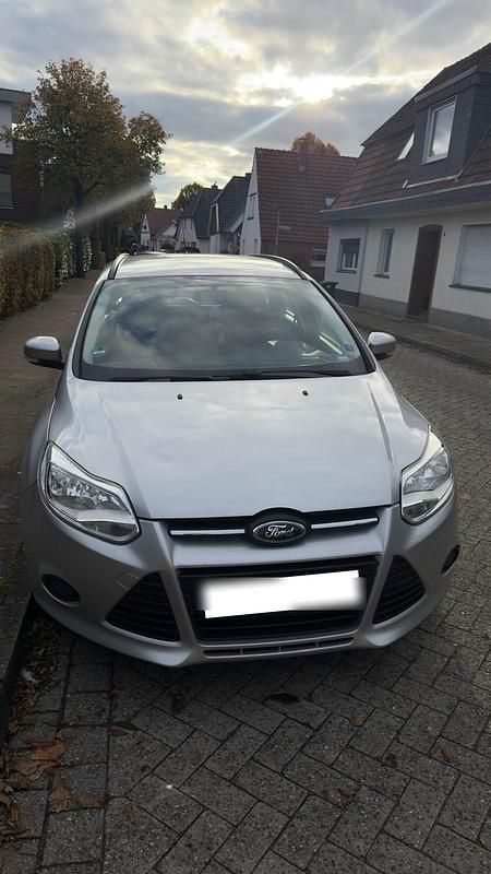 Gebraucht Ford Focus 2012 Grau Kombi