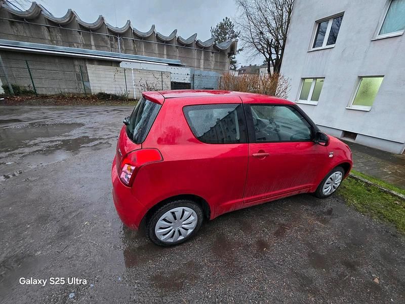 Gebraucht Suzuki Swift 75 PS (55 kW) 2008 Rot Kleinwagen
