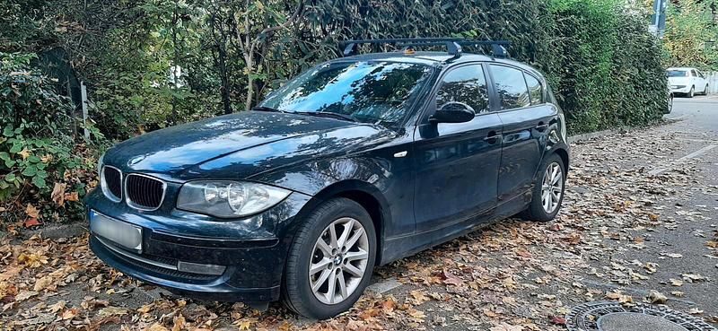 Gebraucht BMW 116 122 PS (89 kW) 2009 Schwarz Kleinwagen