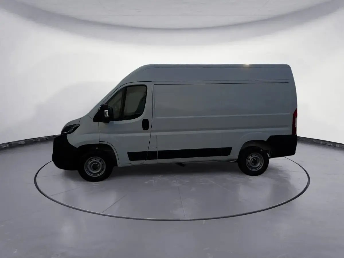 Neu Peugeot Boxer 140 PS (102 kW) 2025 Weiß Van