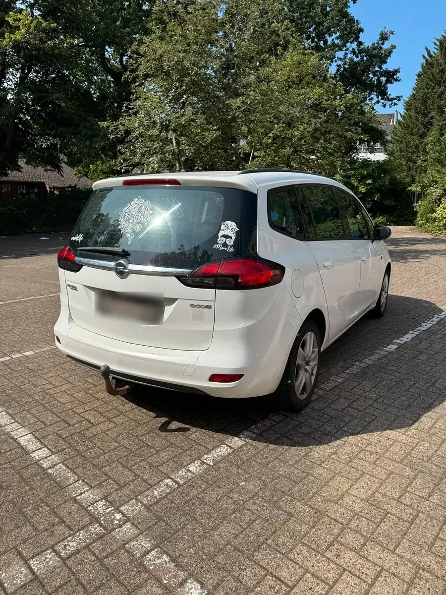 Gebraucht Opel Zafira 120 PS (88 kW) 2015 Weiß Van / Kleinbus