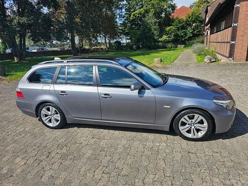 Grau Gebraucht 2008 BMW 523 Sport Line Kombi | 6.999 € (Fairer Preis) - Bild 1/4