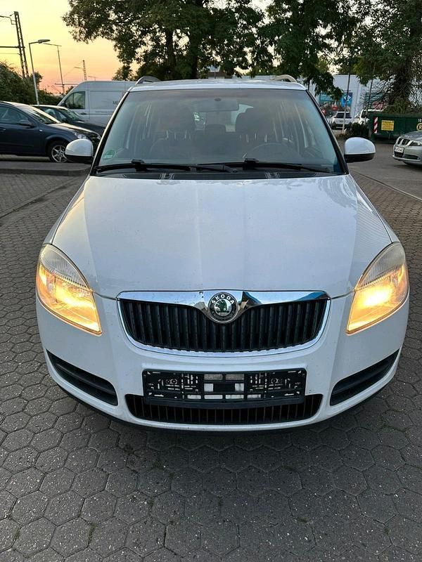 Weiß Gebraucht 2009 Skoda Fabia Kombi | 1.590 € (Guter Preis) - Bild 1/4