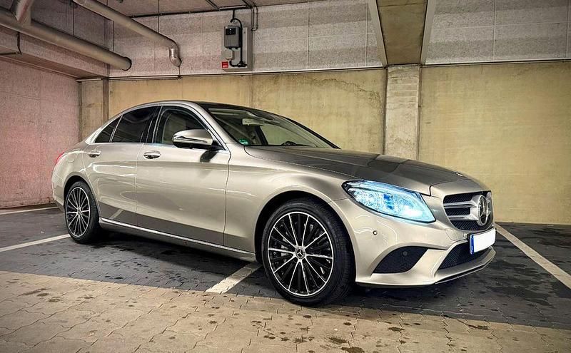 Gold Gebraucht 2019 Mercedes C400 Limousine | 32.900 € (Fairer Preis) - Bild 1/4