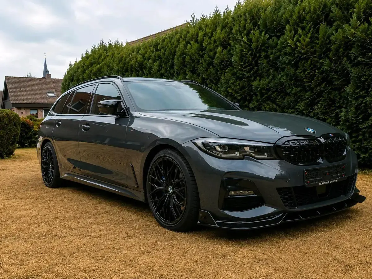 Gebraucht BMW 330 M Sport 286 PS (210 kW) 2021 Grau Kombi