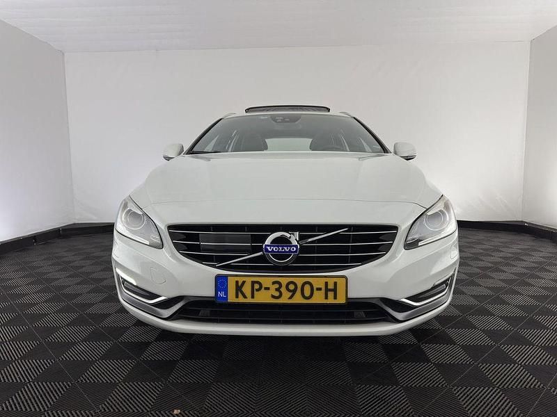 Gebraucht Volvo V60 288 PS (211 kW) 2016 Weiß Kombi