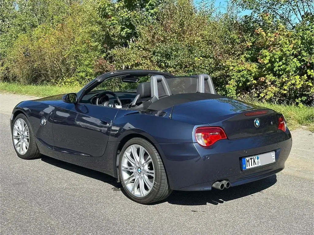 Gebraucht BMW Z4 Sport Line 170 PS (125 kW) 2005 Blau Cabrio