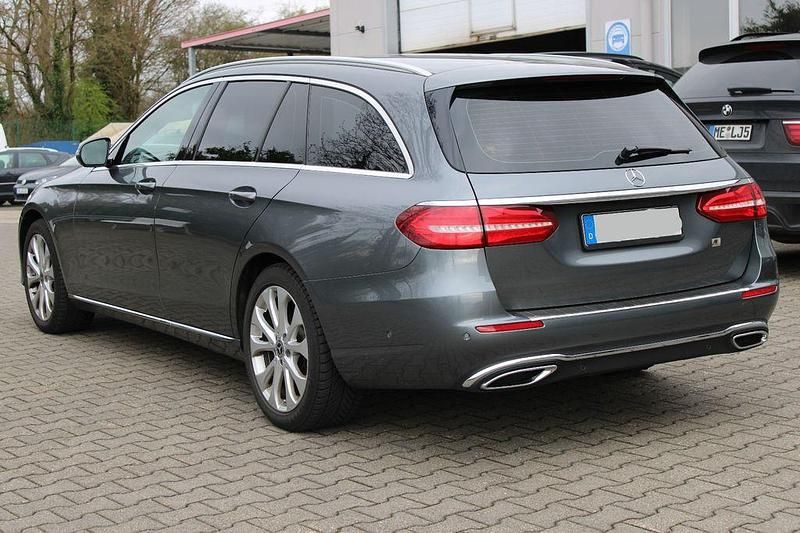 Gebraucht Mercedes E200 150 PS (110 kW) 2018 Grau Kombi