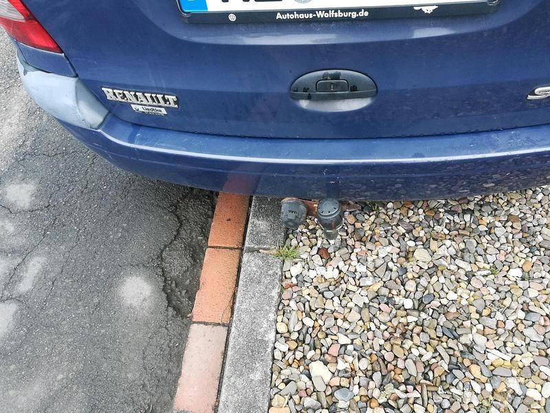 Gebraucht Renault Scénic 139 PS (102 kW) 2000 Blau Van / Kleinbus