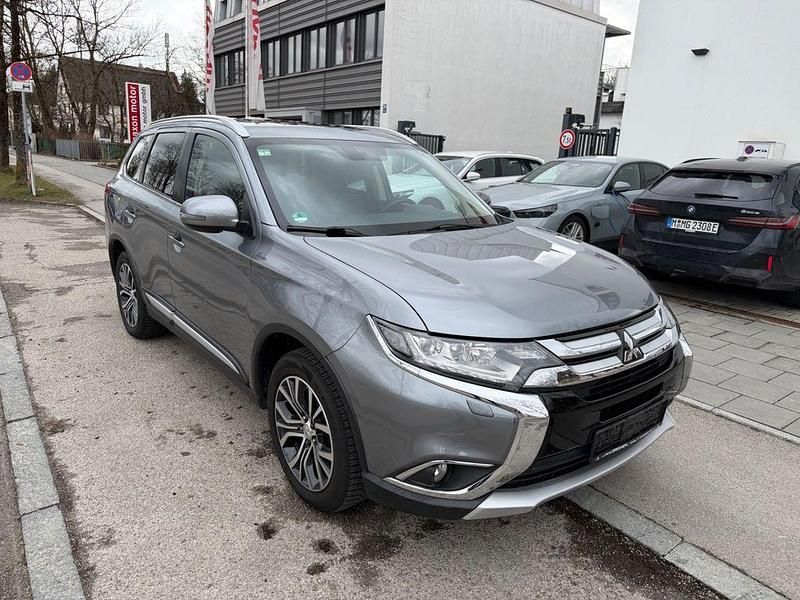 Gebraucht Mitsubishi Outlander Top 150 PS (110 kW) 2016 Grau SUV