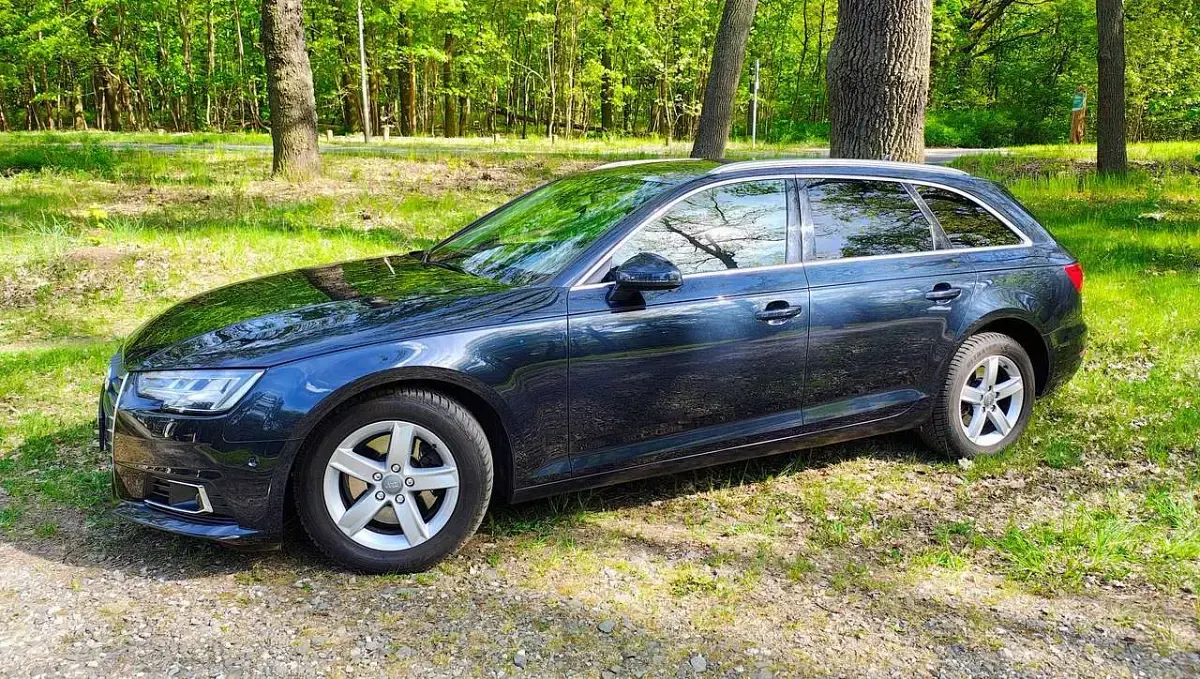 Gebraucht Audi A4 150 PS (110 kW) 2016 Blau Kombi
