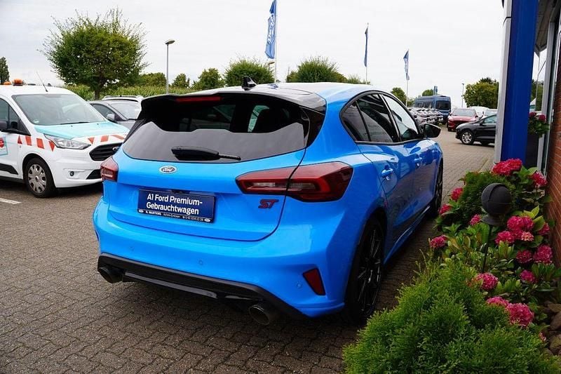 Usata Ford Focus ST 280 CV (205 kW) 2024 Blu Berlina