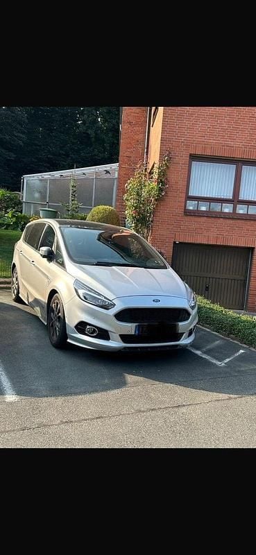 Second-hand Ford S-MAX 190 CP (139 kW) 2018 Gri Monovolum