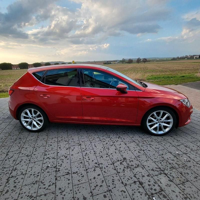 Gebraucht Seat Leon FR 150 PS (110 kW) 2017 Rot Limousine
